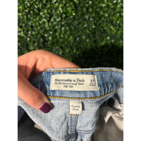 Abercrombie and Fitch Distressed High Rise 90s Relaxed Cut Off Size 27 - Picture 3 of 4